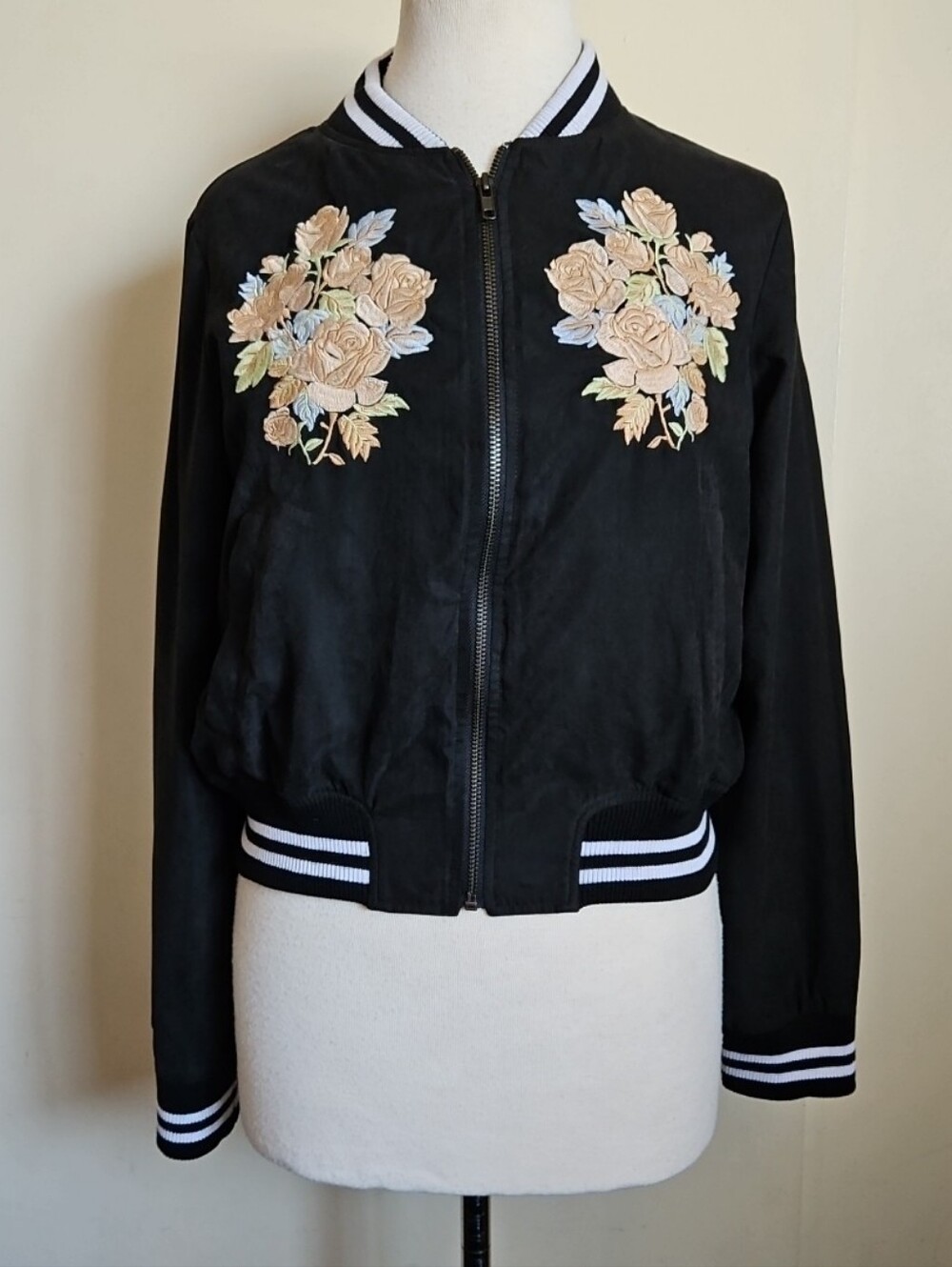 En Cream Black Satin Bomber Jacket with Cream Floral Embroidery Size Small